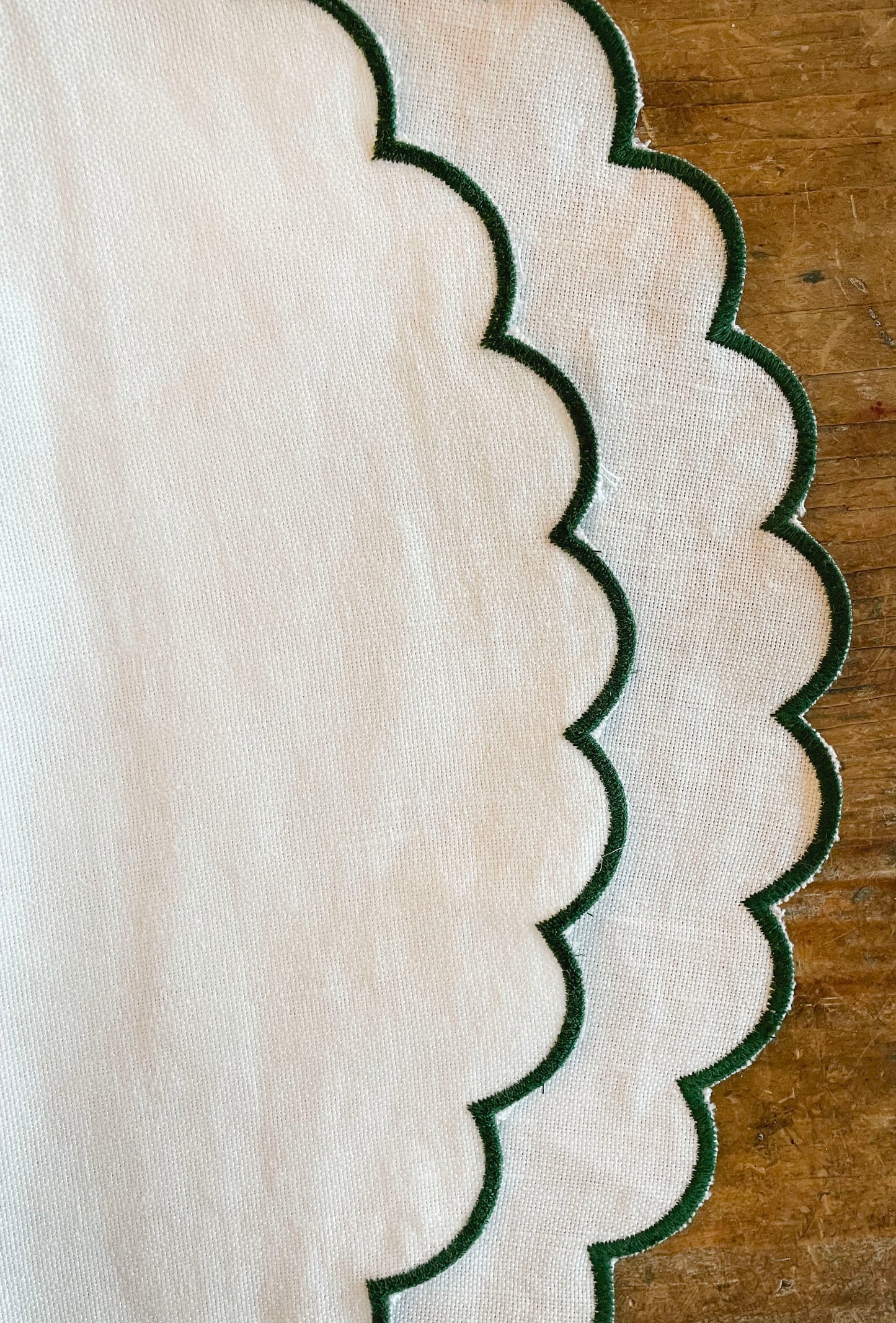 Scallop Edge Napkin Pair - Woodland Green