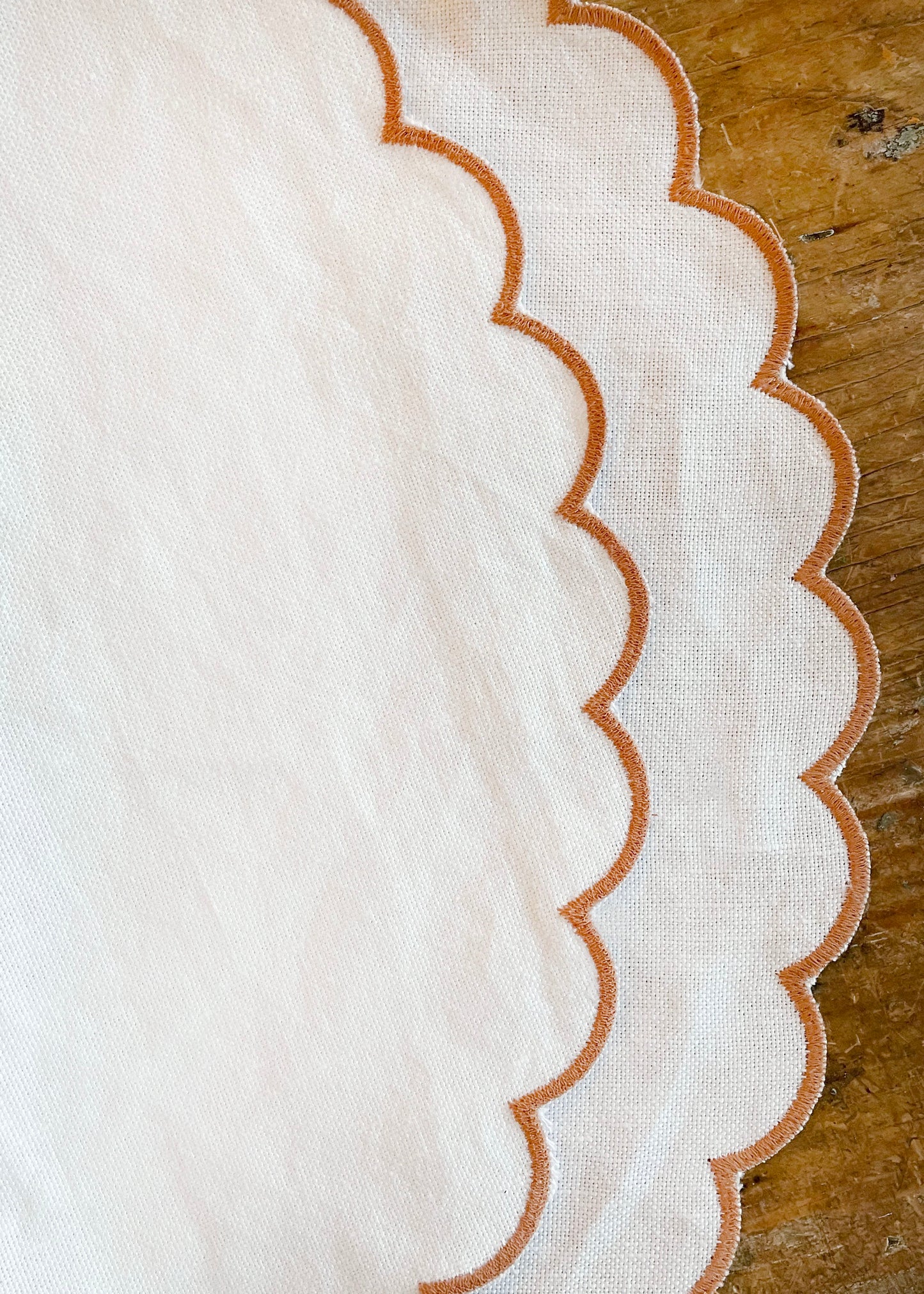 Scallop Edge Napkin Pair - Rust